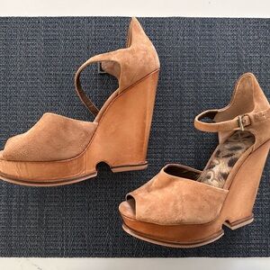 Sam Edelman light tan platform heels. Size 6 1/2M. Buckle closure/ankle strap
